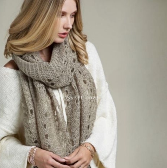 4/$20 NWT Macchia di Ruggine Taupe scarf - Picture 2 of 2